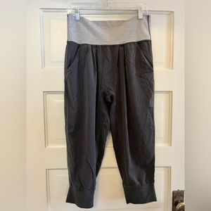 Lululemon Silky Casual Crop Jogger with Waistband Size 8